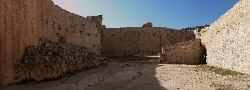 Velez castle exterior 23