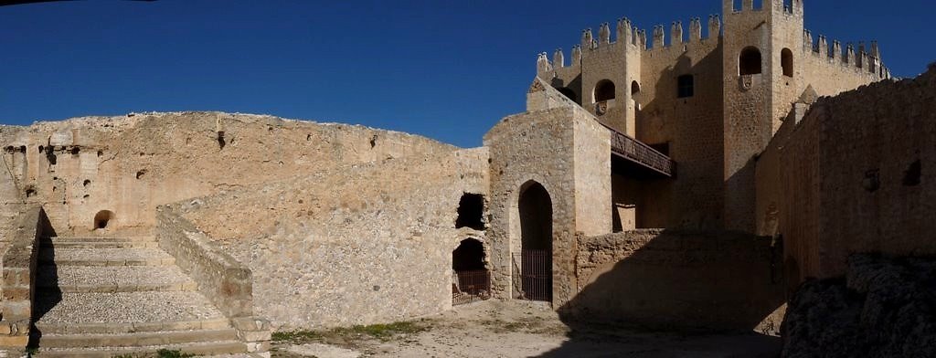 Velez castle exterior 24