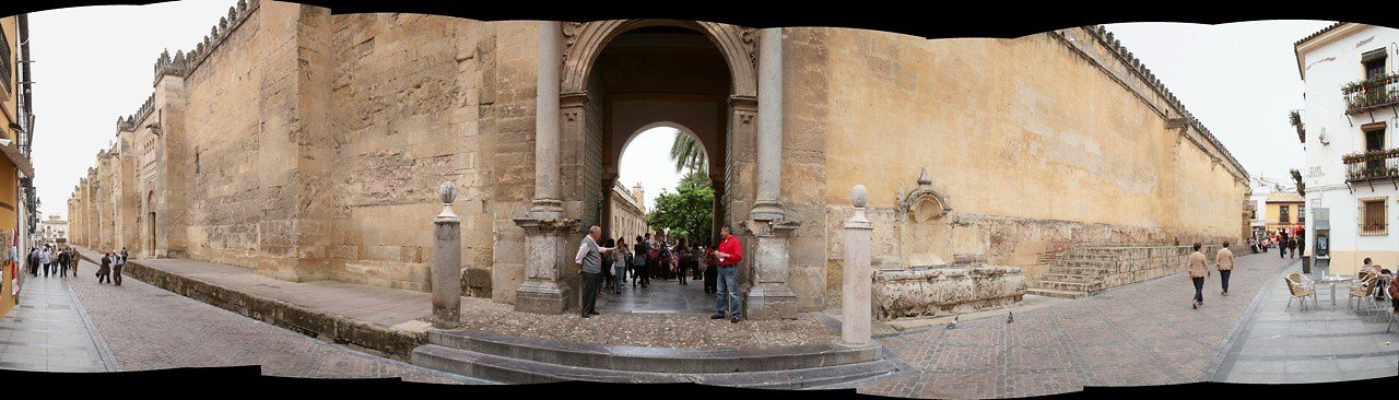 GoT Spain Cathedral Ext Street pan 2