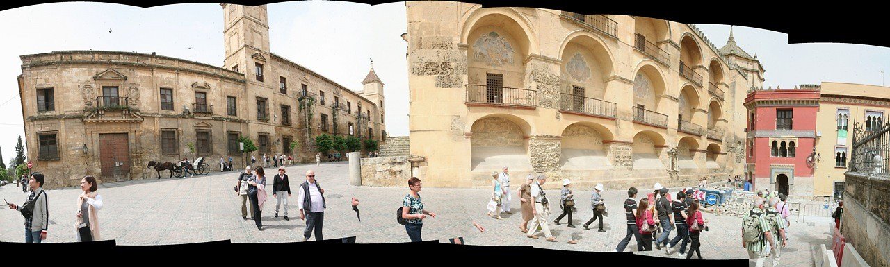 GoT Spain Cathedral Ext Street pan 3