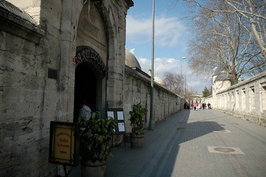 Ext Daruzzle Street2