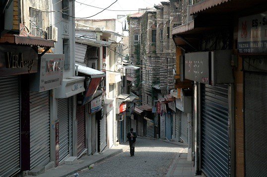 Walide Han Street2