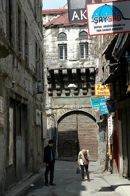 Walide Han Street5