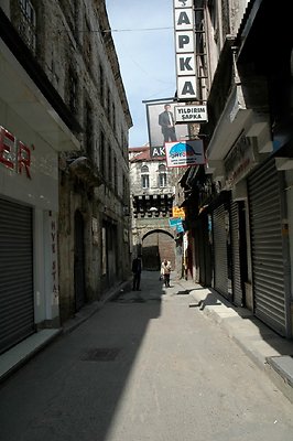 Walide Han Street6