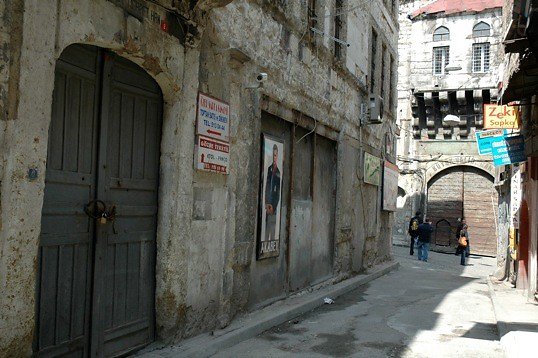 Walide Han Street8