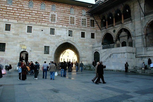 Sireki Istanbul - New Mosque Street