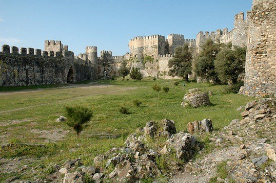 Anamur Castlel Courtyard33