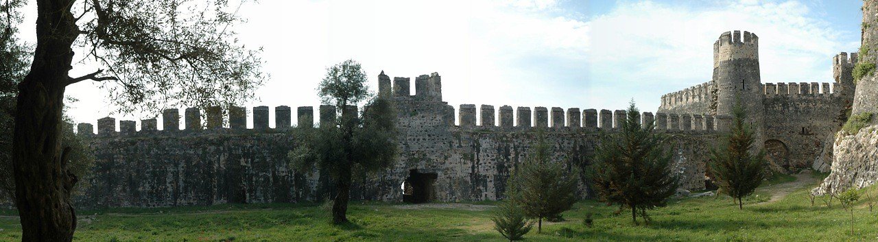 Anamur Castlel Courtyard21