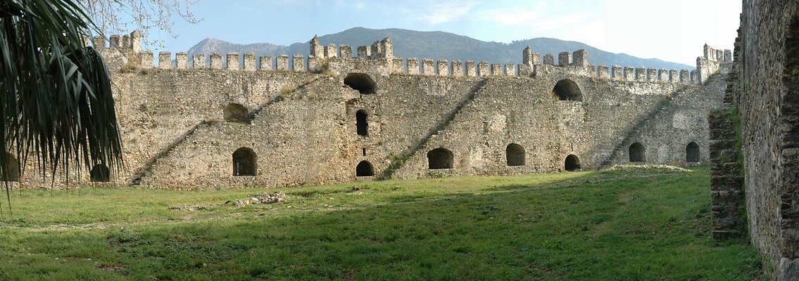 Anamur Castlel Courtyard30