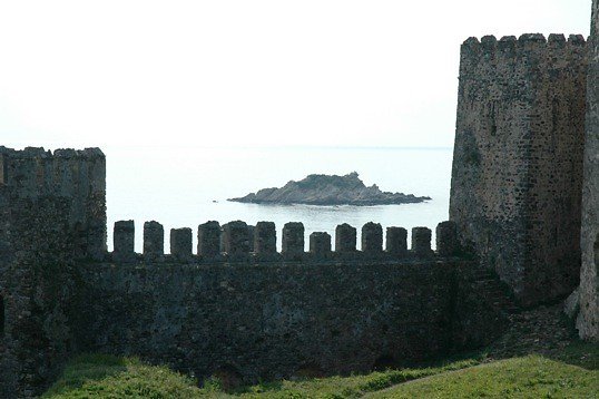 Anamur Castlel Courtyard22