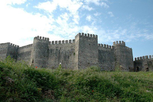 Anamur Castlel Courtyard28
