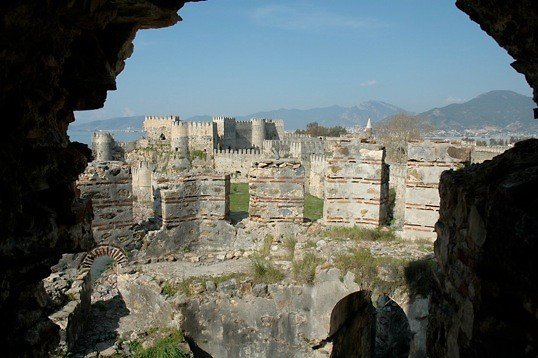 Anamur Castlel Courtyard05