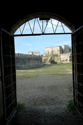 Anamur Castlel Courtyard39