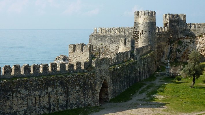 Anamur Castlel Courtyard11