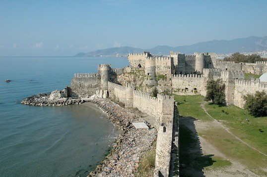 Anamur Castlel Courtyard02