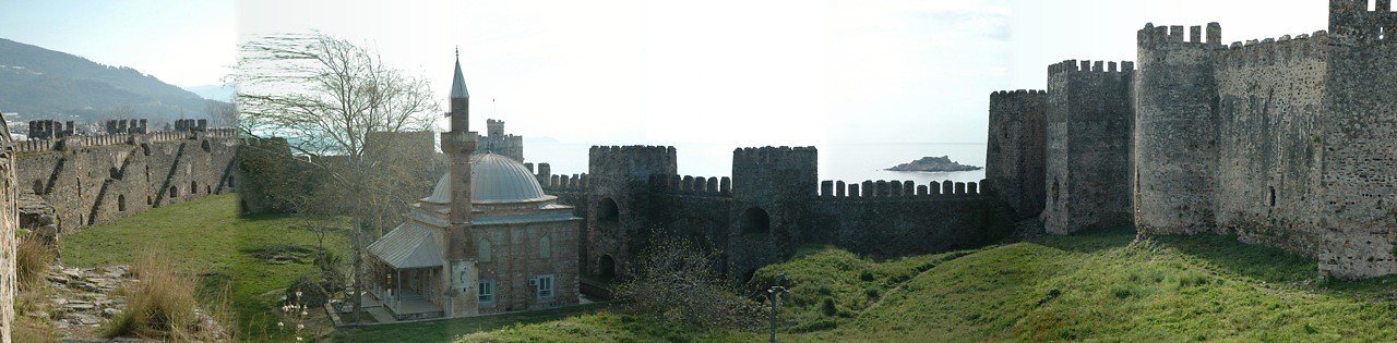 Anamur Castlel Courtyard19
