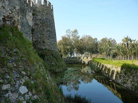 Anamur Castlel Courtyard35