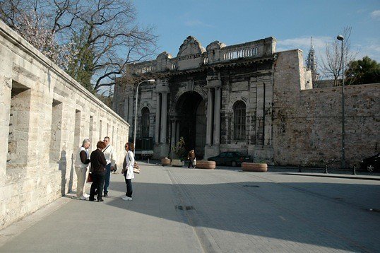 University Gate01 icon
