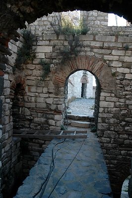 Yedicule Courtyard09