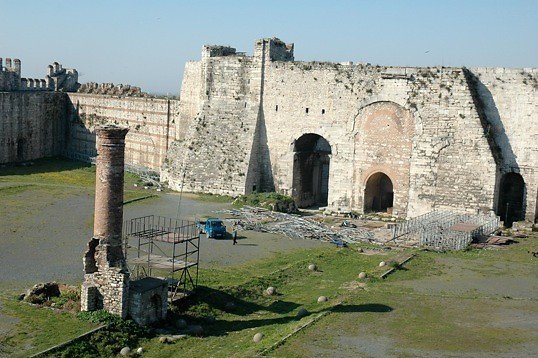 Yedicule Courtyard10