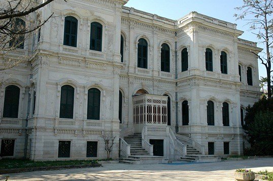 Yildiz Palac Exteriors01