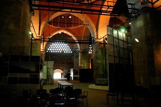 Tophane04