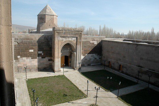 Karatay Han Courtyard15