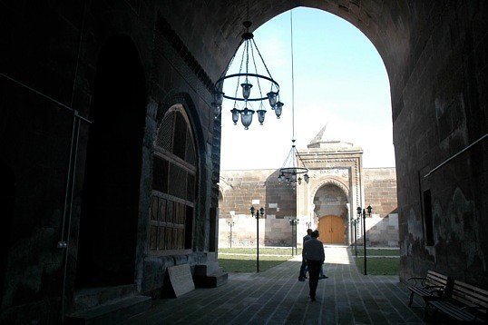 Karatay Han Courtyard01