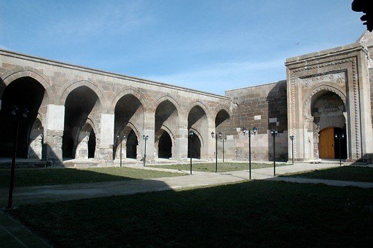 Karatay Han Courtyard09
